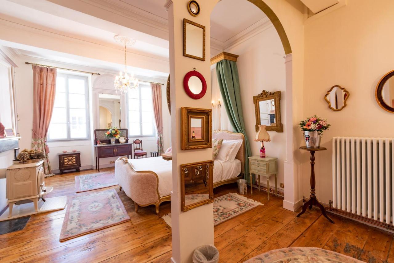 コンドン Champagne House - Elegance, Luxury And Charm Bed & Breakfast エクステリア 写真