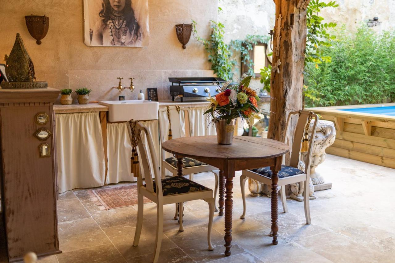 コンドン Champagne House - Elegance, Luxury And Charm Bed & Breakfast エクステリア 写真