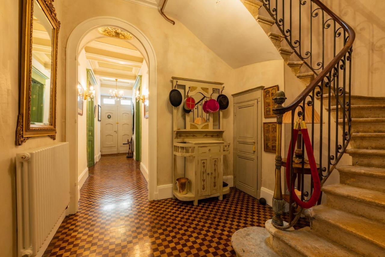 コンドン Champagne House - Elegance, Luxury And Charm Bed & Breakfast エクステリア 写真