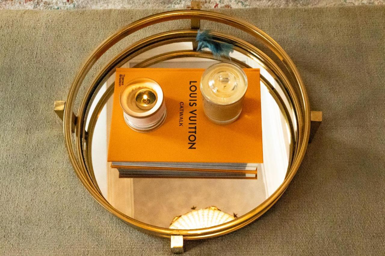 コンドン Champagne House - Elegance, Luxury And Charm Bed & Breakfast エクステリア 写真