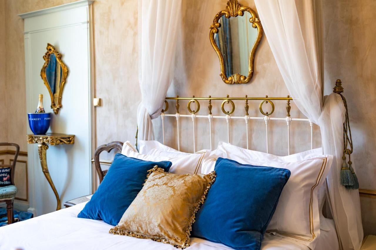 コンドン Champagne House - Elegance, Luxury And Charm Bed & Breakfast エクステリア 写真